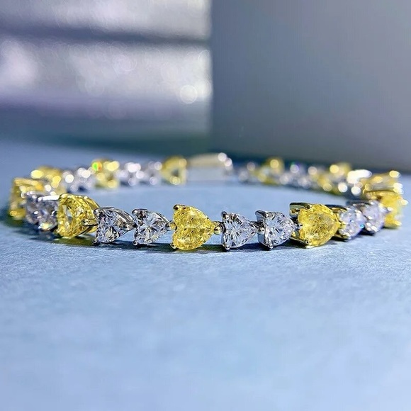 11ct Canary Heart Tennis Bracelet - Picture 3 of 9